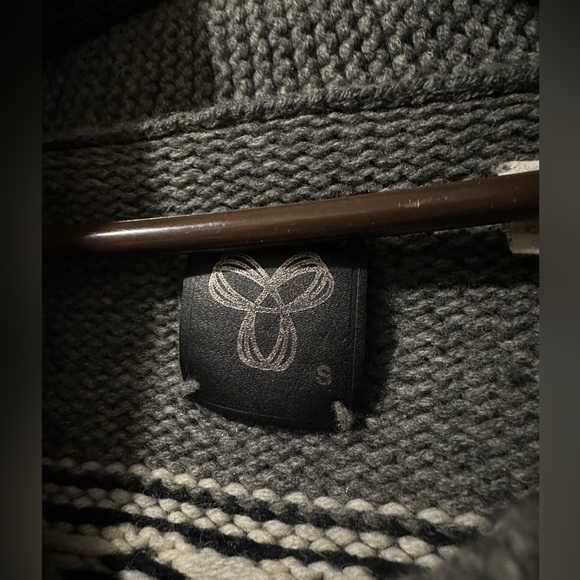 TNA Cable Knit Grey Cream Patterned Cowl V Neck Button Sweater Pullover Basic - Picture 5 of 7